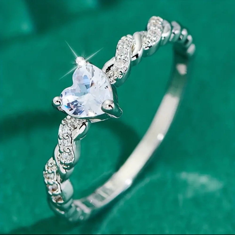 🆕️Heart Zircon Silver Ring 💍💎